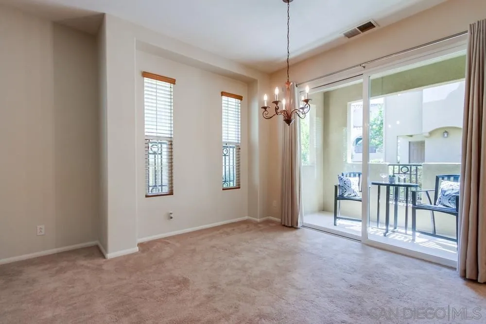Photo #5: 240026856 Listing 