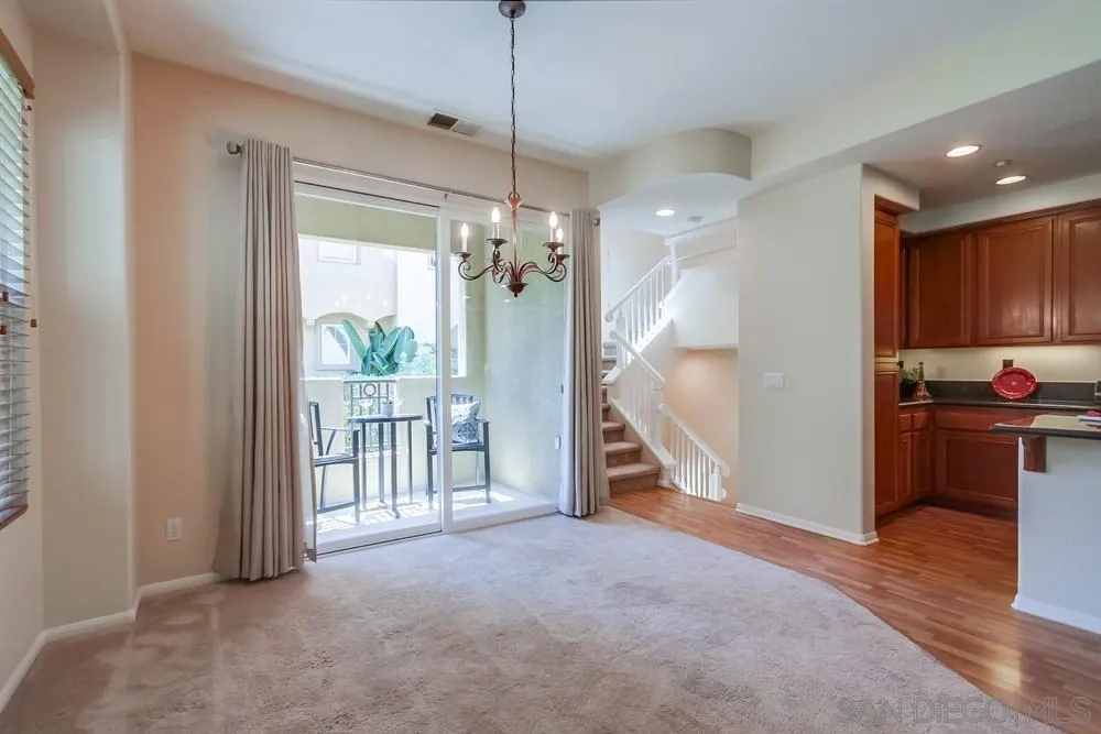 Photo #6: 240026856 Listing 