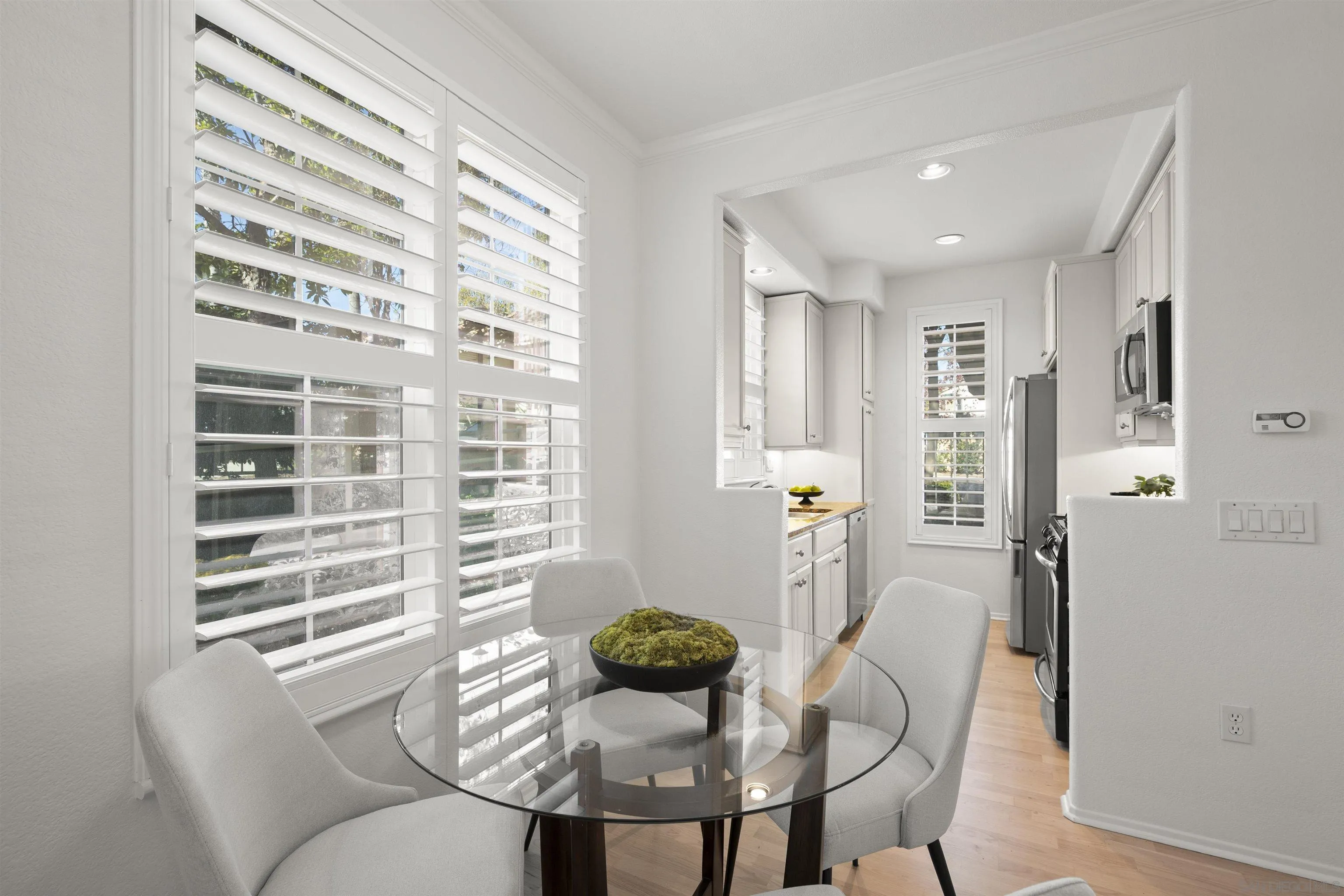 Photo #5: 240026894 Listing 