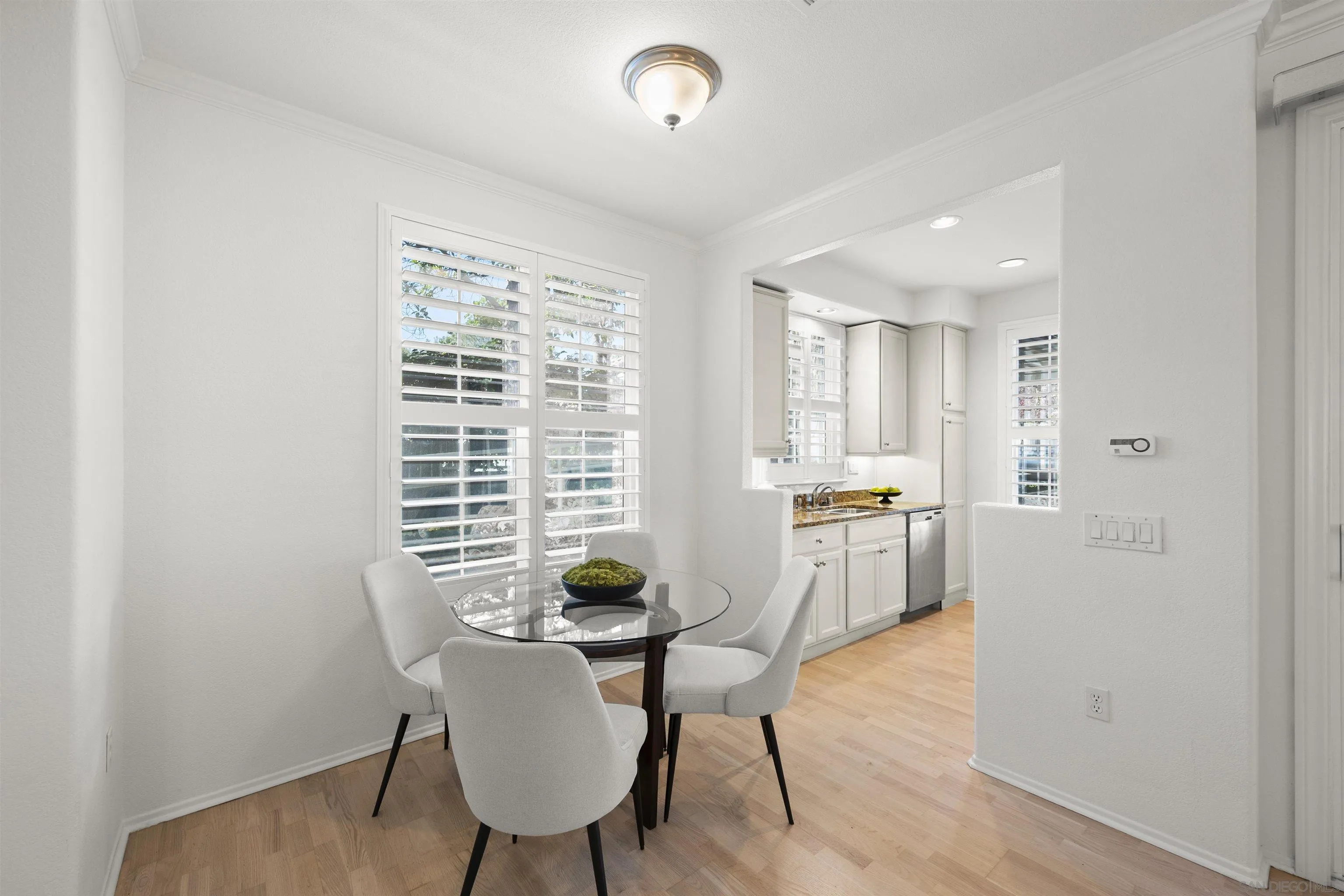 Photo #6: 240026894 Listing 