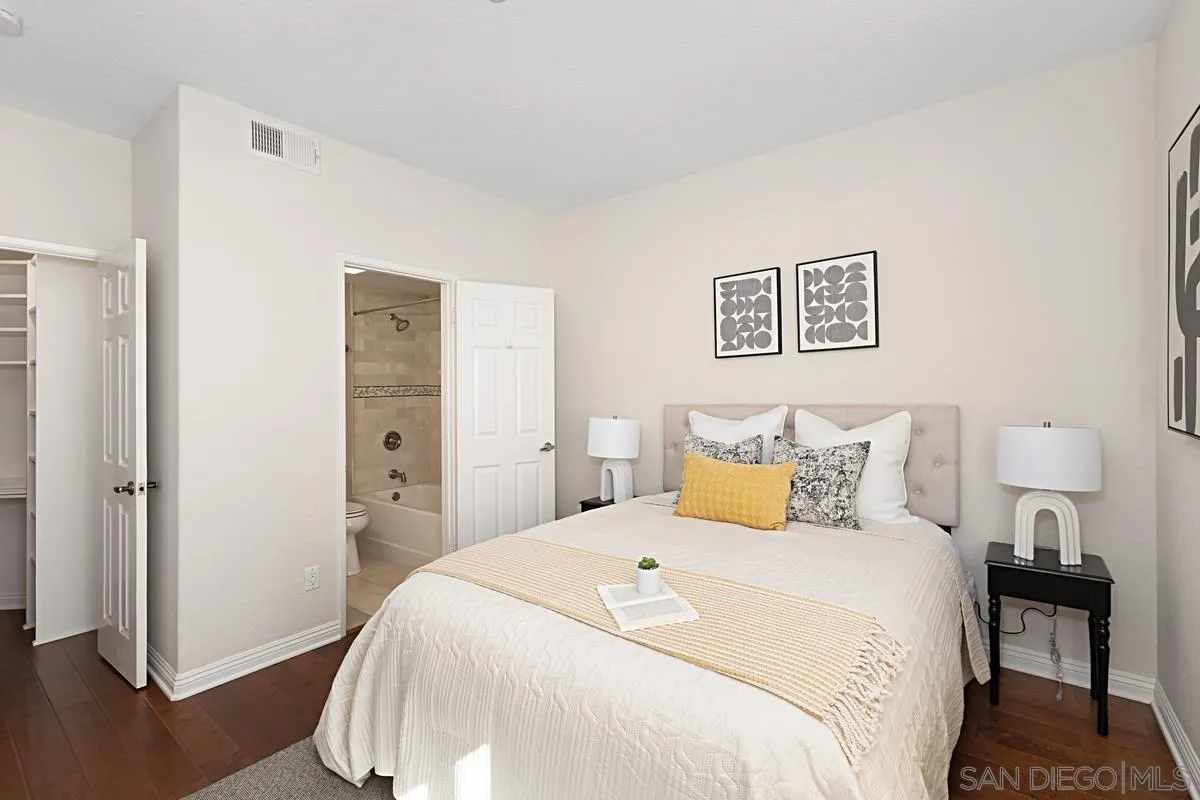 Photo #5: 240026899 Listing 