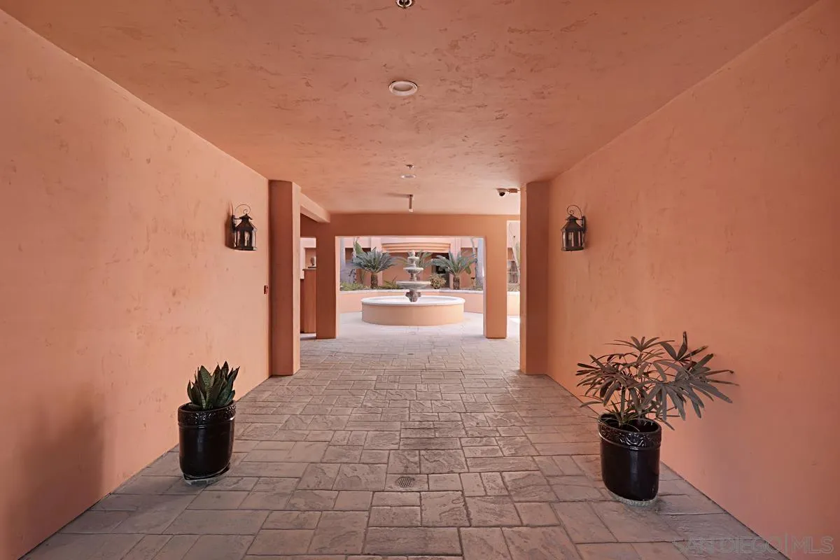 Photo #6: 240026899 Listing 