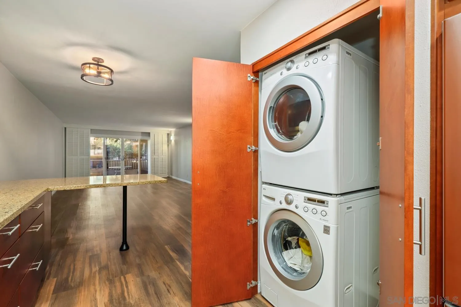 Photo #5: 240026955 Listing 