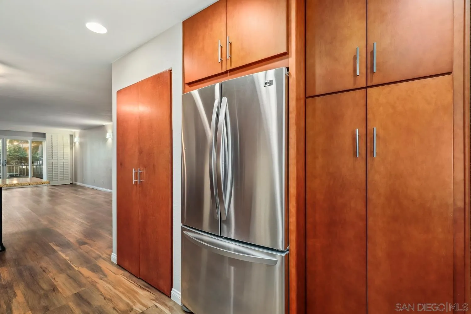 Photo #4: 240026955 Listing 