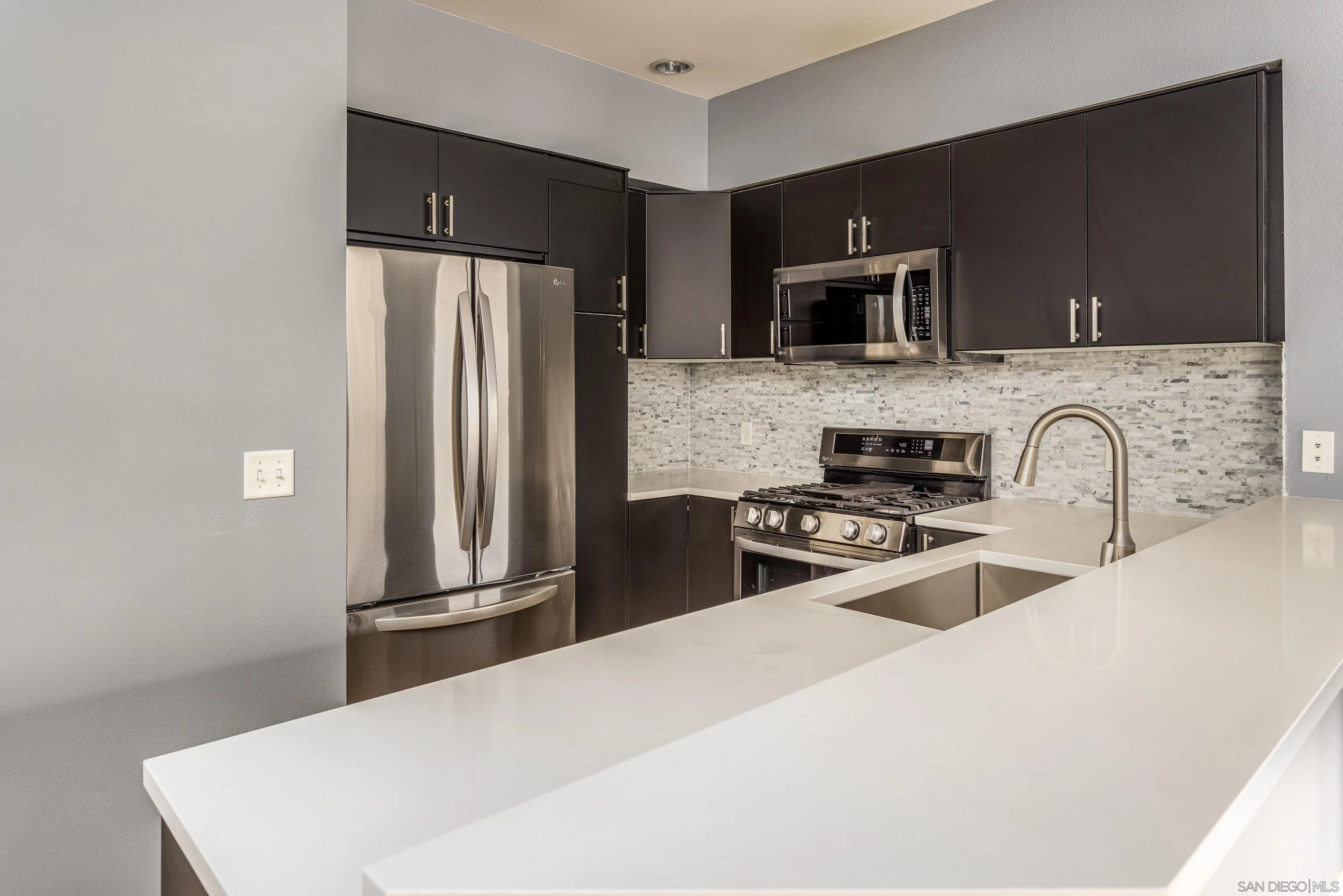 Photo #5: 240027081 Listing 