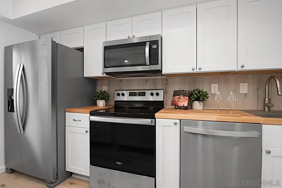 Photo #3: 240027111 Listing 