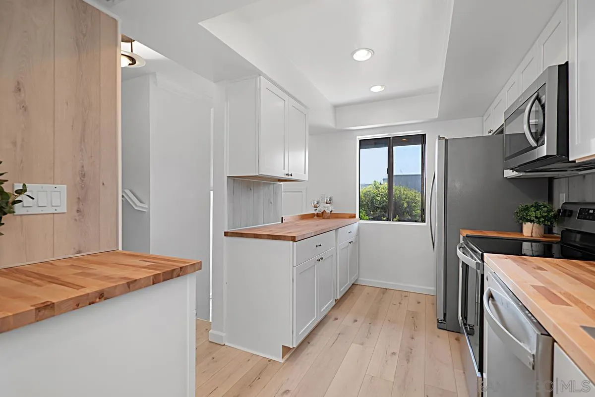 Photo #4: 240027111 Listing 