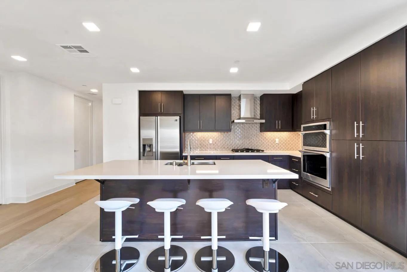 Photo #4: 240027162 Listing 