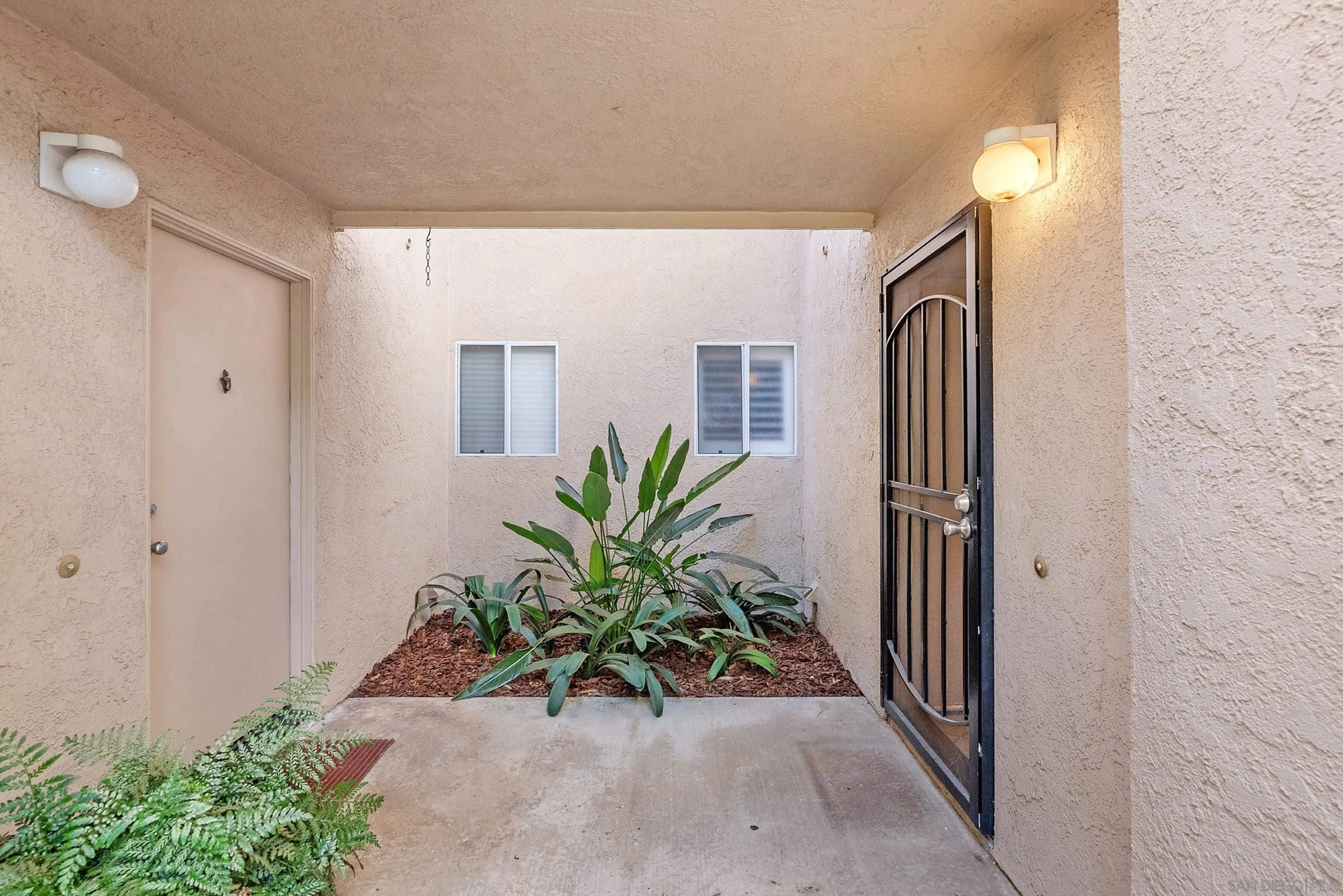 Photo #3: 240027405 Listing 