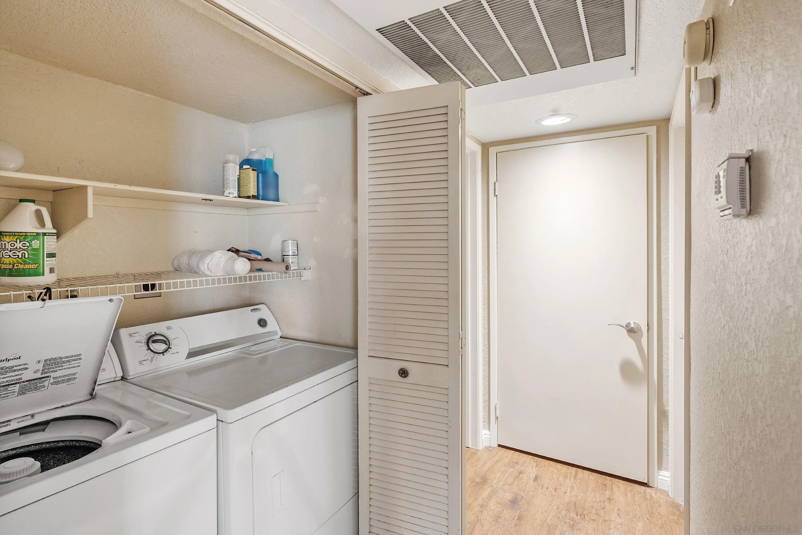 Photo #6: 240027405 Listing 