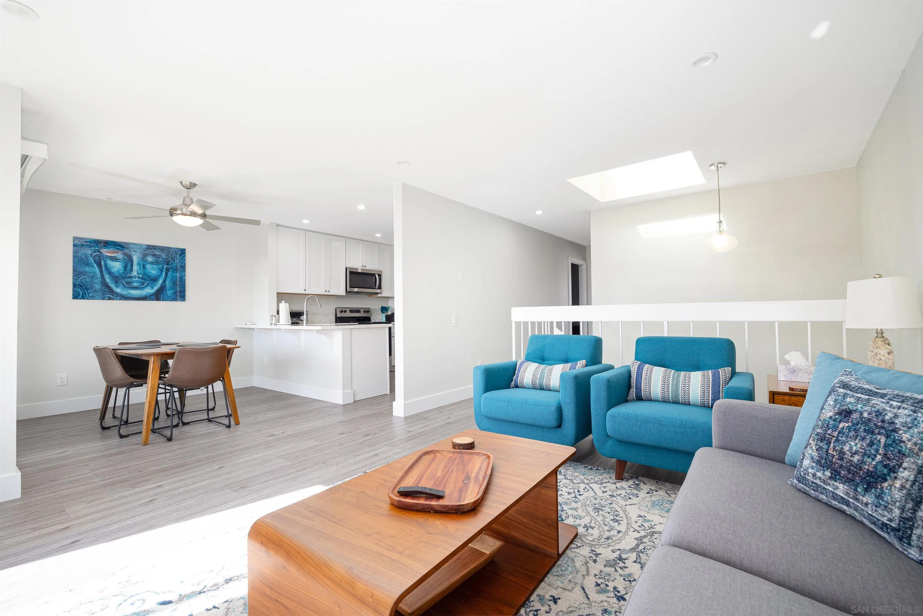 Photo #3: 240027439 Listing 