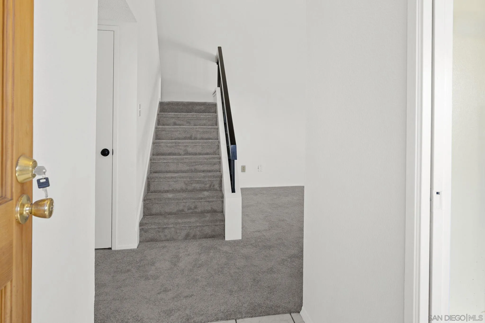 Photo #6: 240027536 Listing 