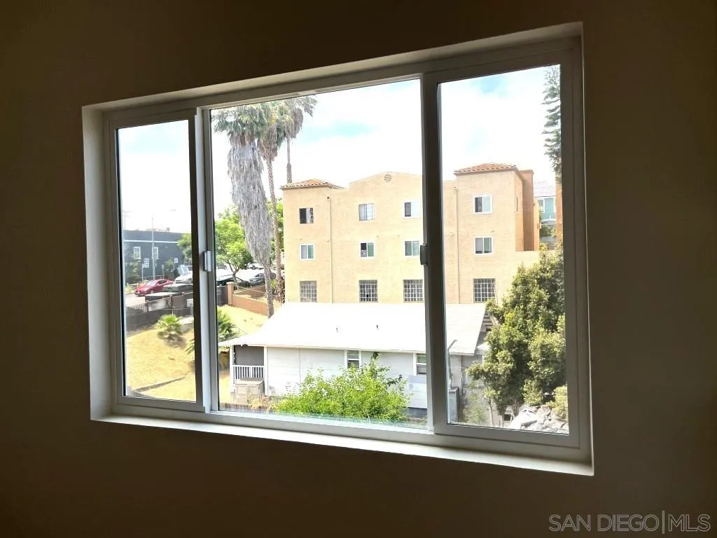 Photo #5: 240027548 Listing 