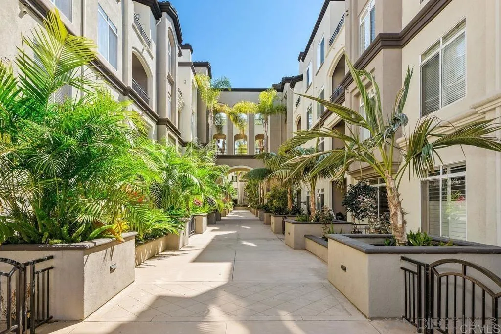 Photo #5: 240027575 Listing 