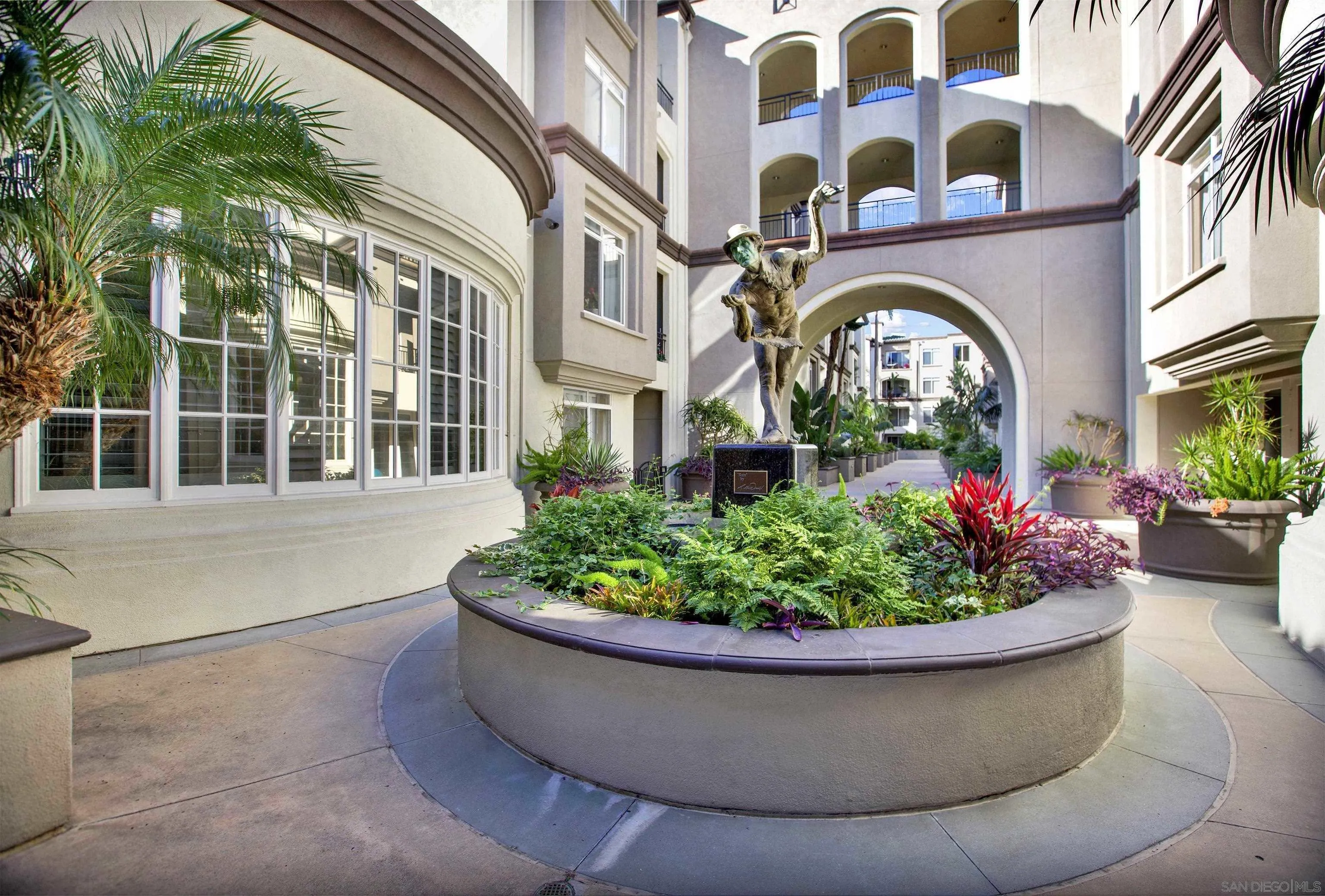 Photo #3: 240027575 Listing 
