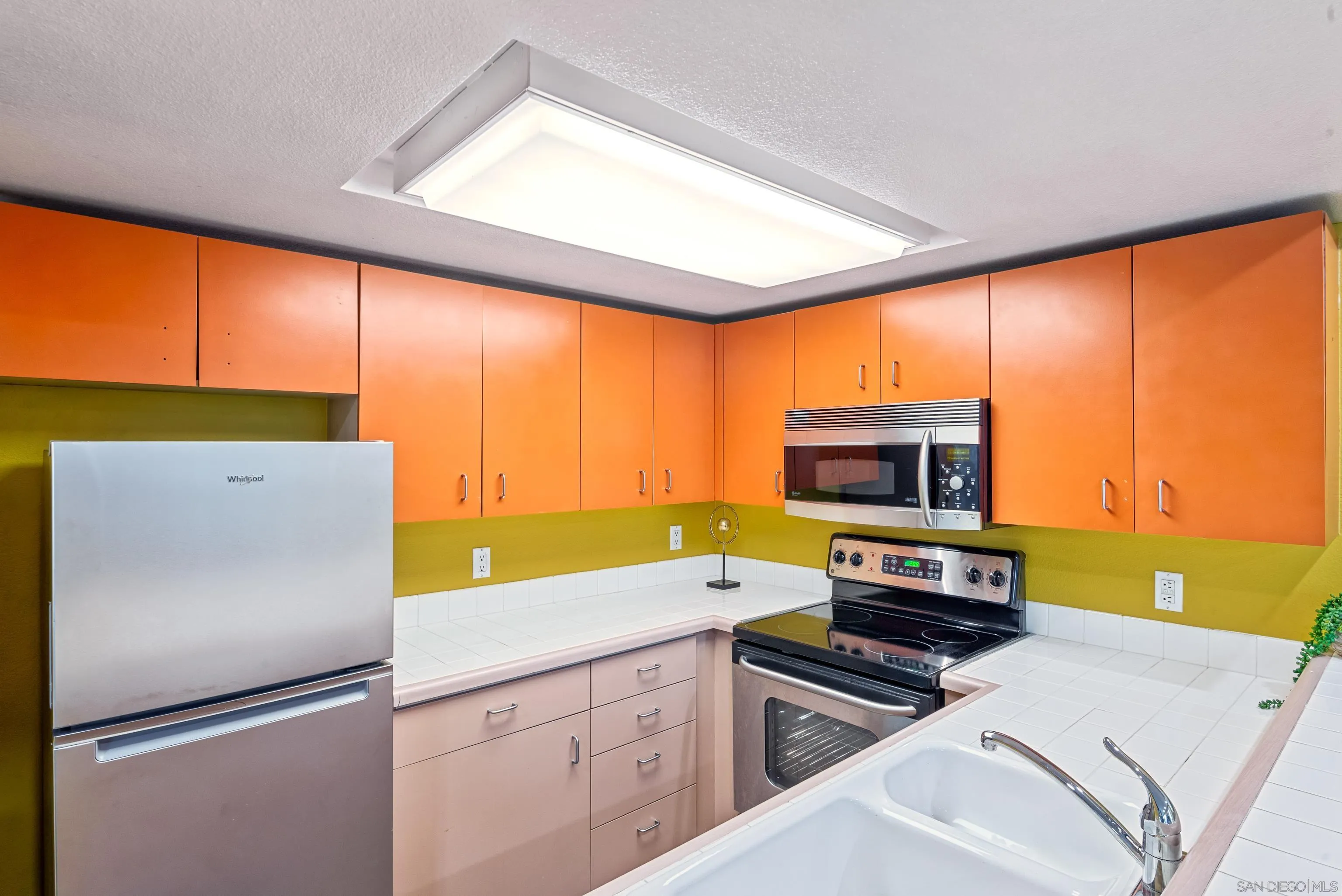 Photo #5: 240027582 Listing 