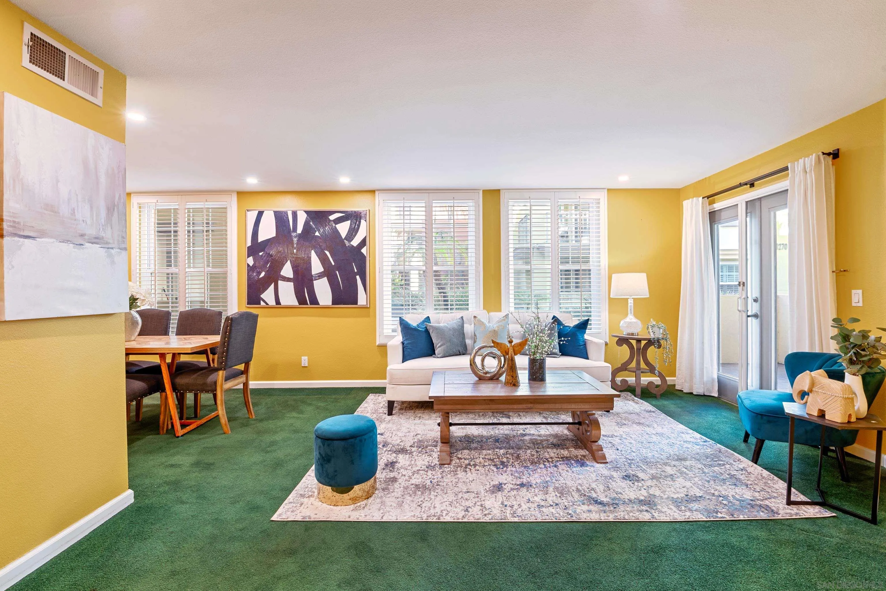 Photo #2: 240027582 Listing 
