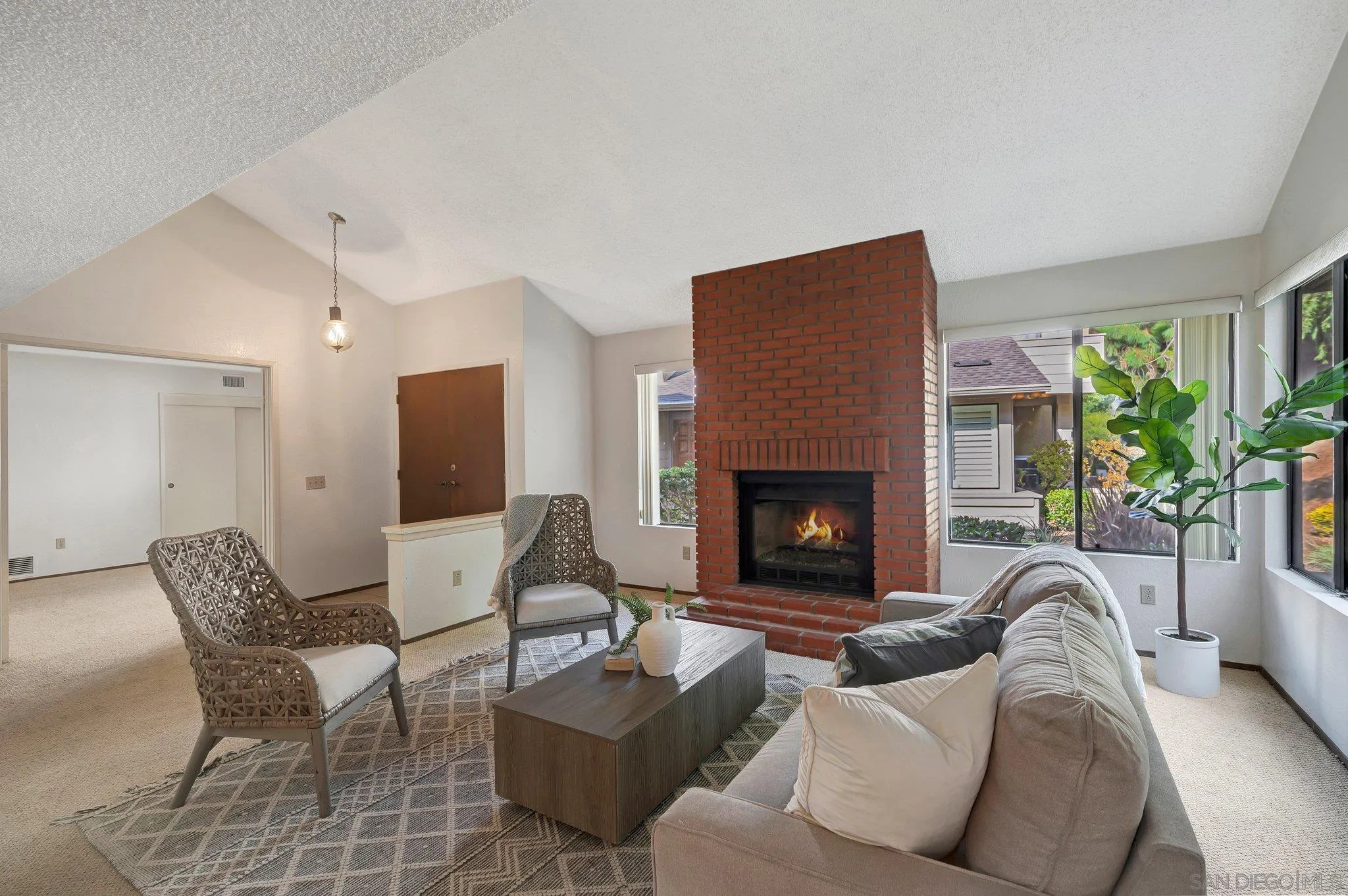 Photo #5: 240027662 Listing 