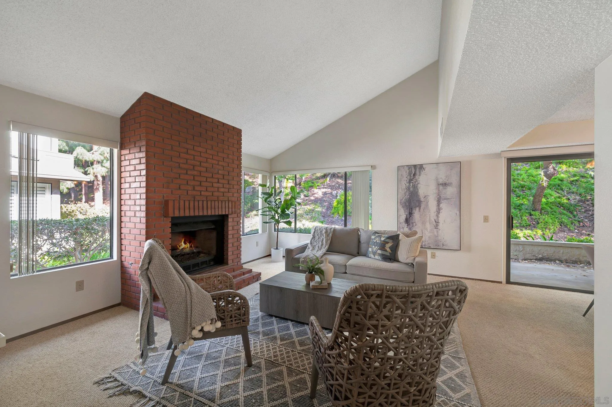 Photo #6: 240027662 Listing 
