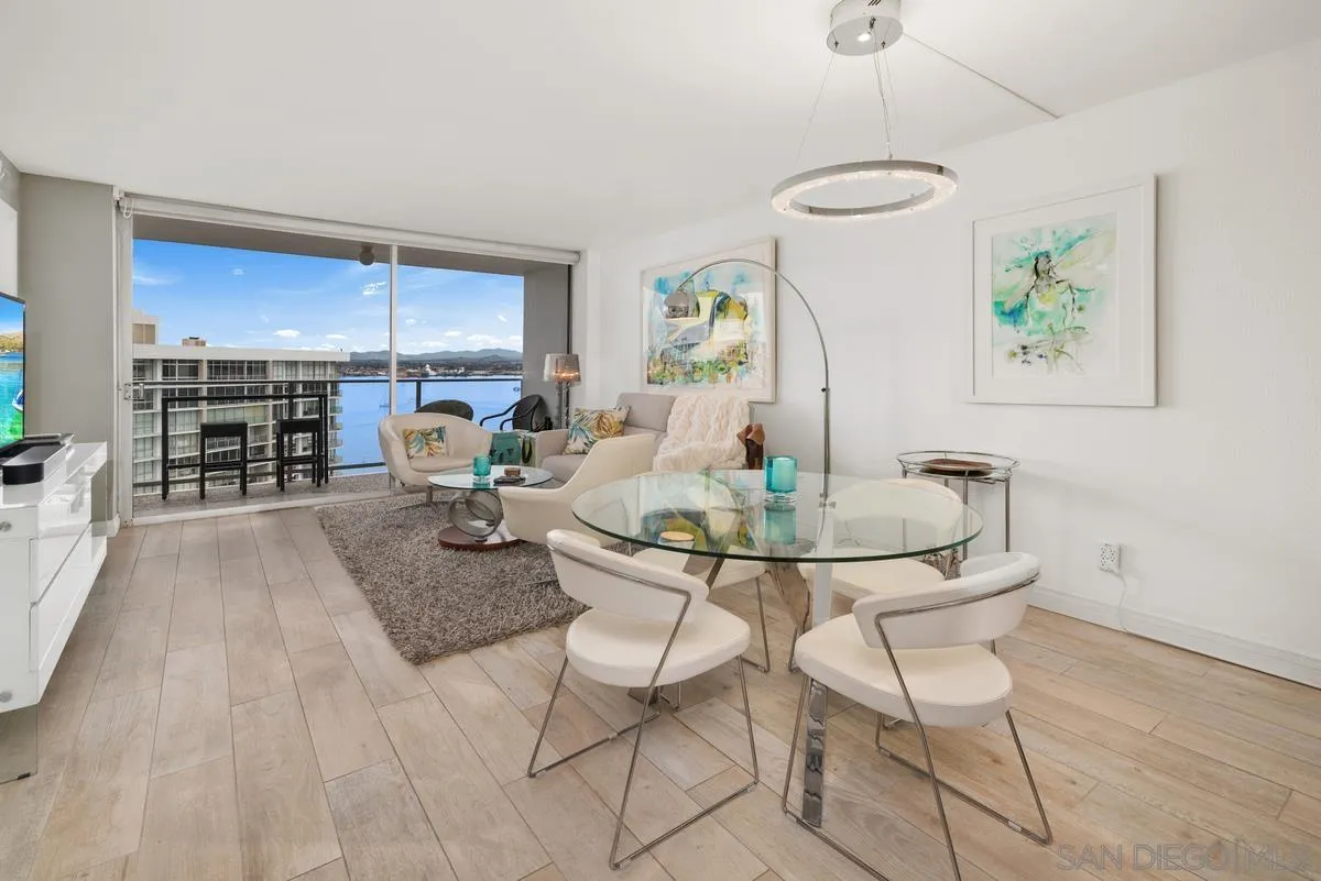 Photo #4: 240027669 Listing 