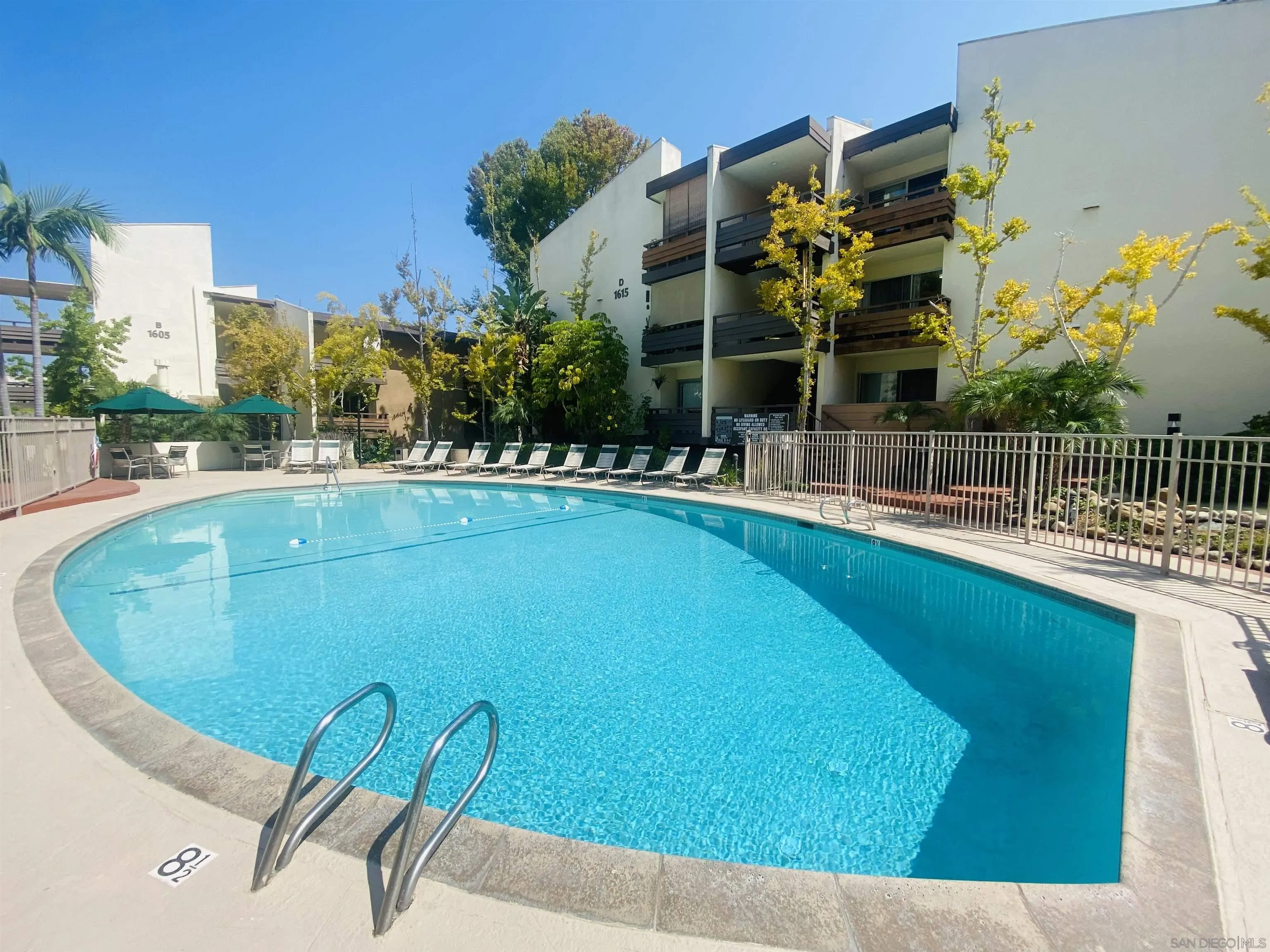 Photo #3: 240027684 Listing 