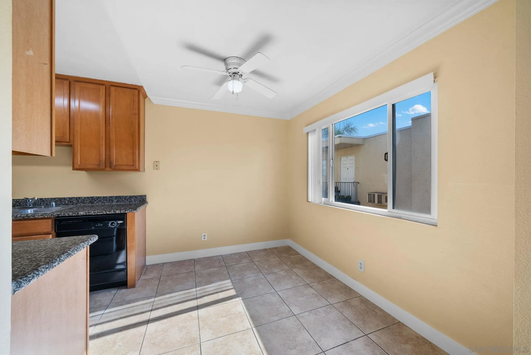 Photo #5: 240027744 Listing 