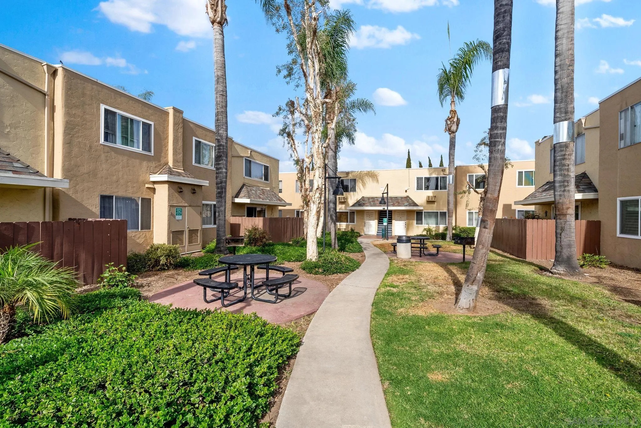 Photo #2: 240027744 Listing 
