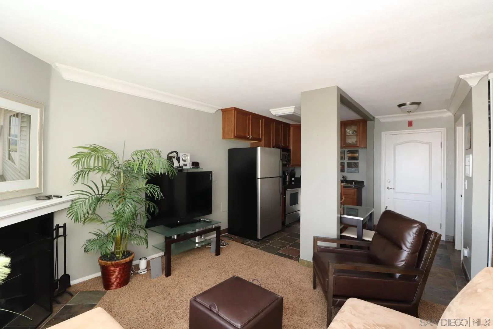 Photo #2: 240027769 Listing 