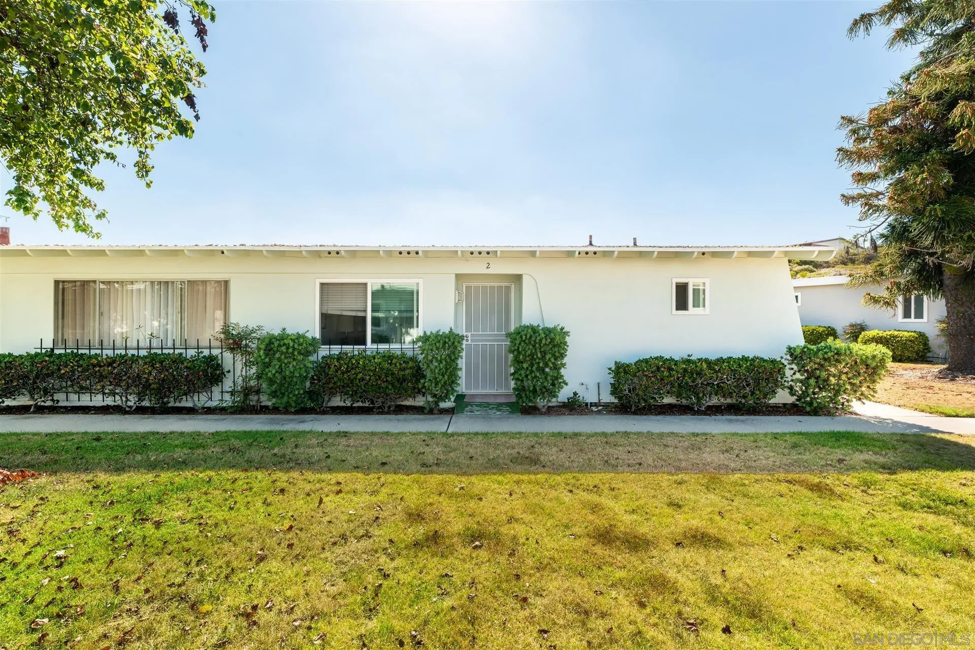 Photo #2: 240027802 Listing 