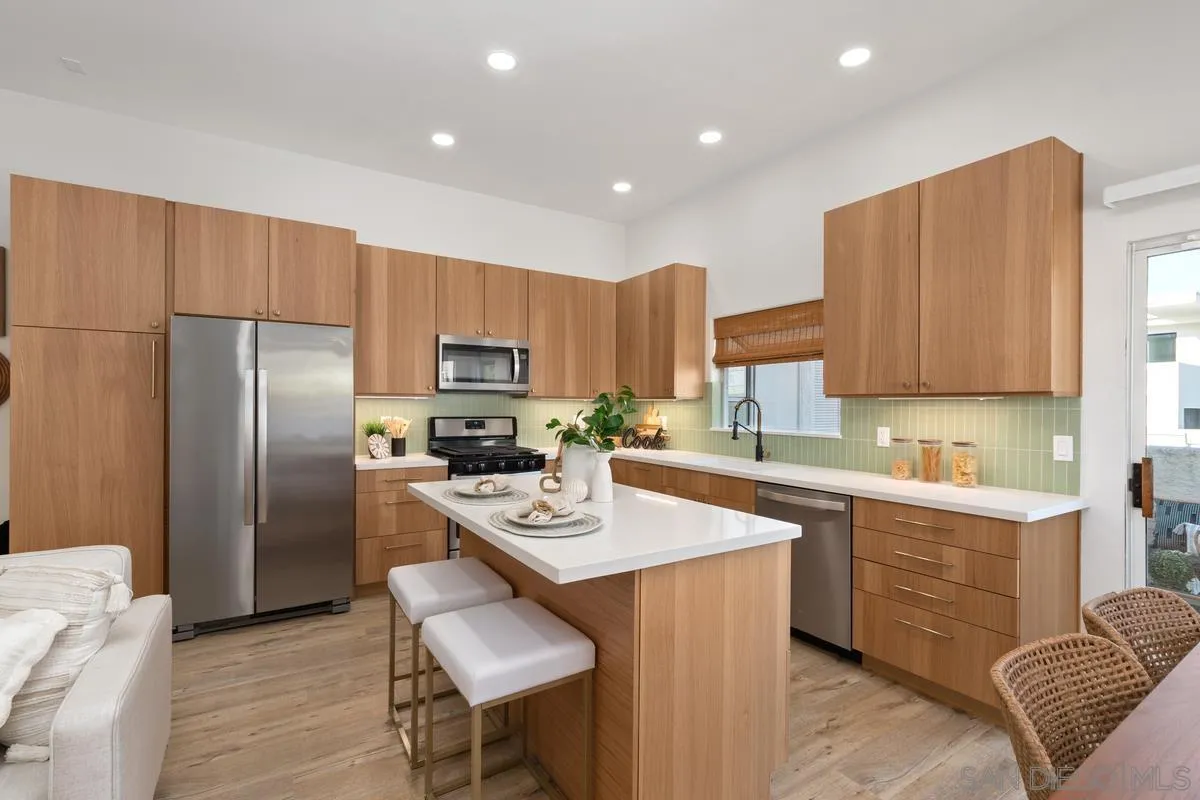 More Details about MLS # 240027841 : 940 AGATE