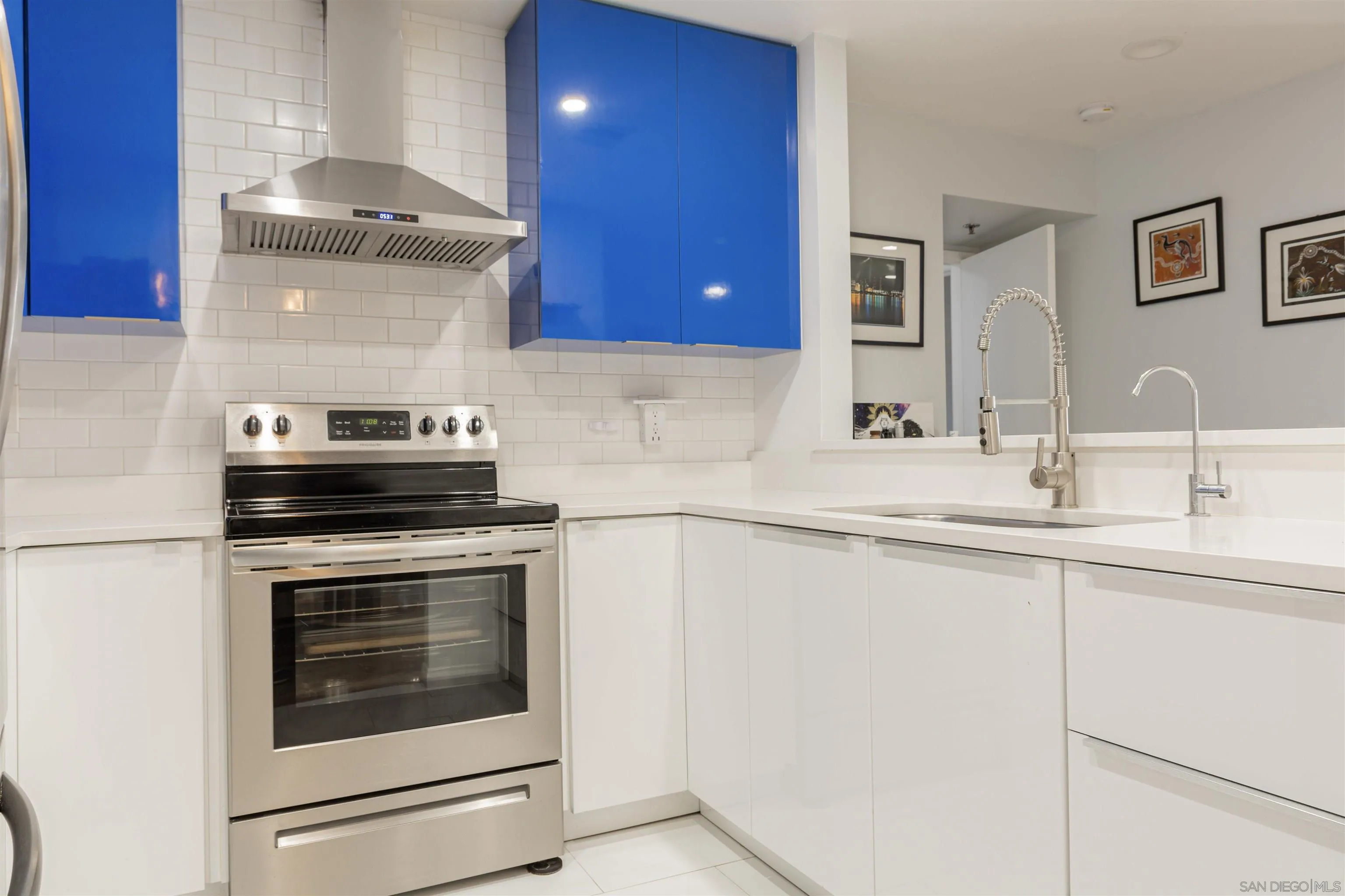 Photo #3: 240027854 Listing 