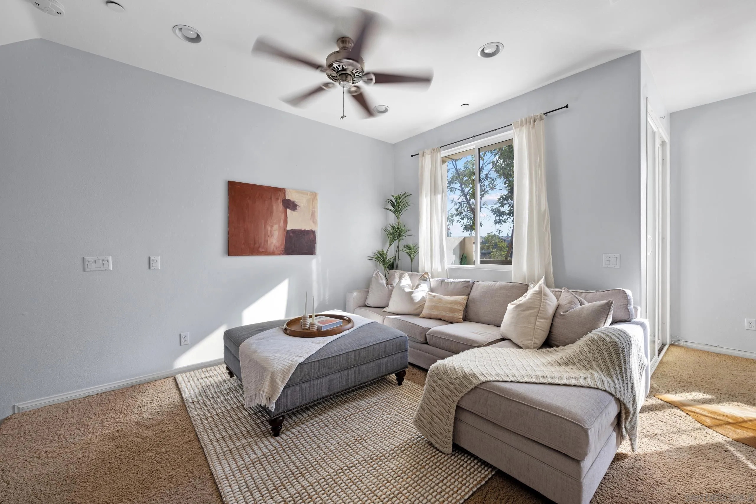 Photo #2: 240027938 Listing 