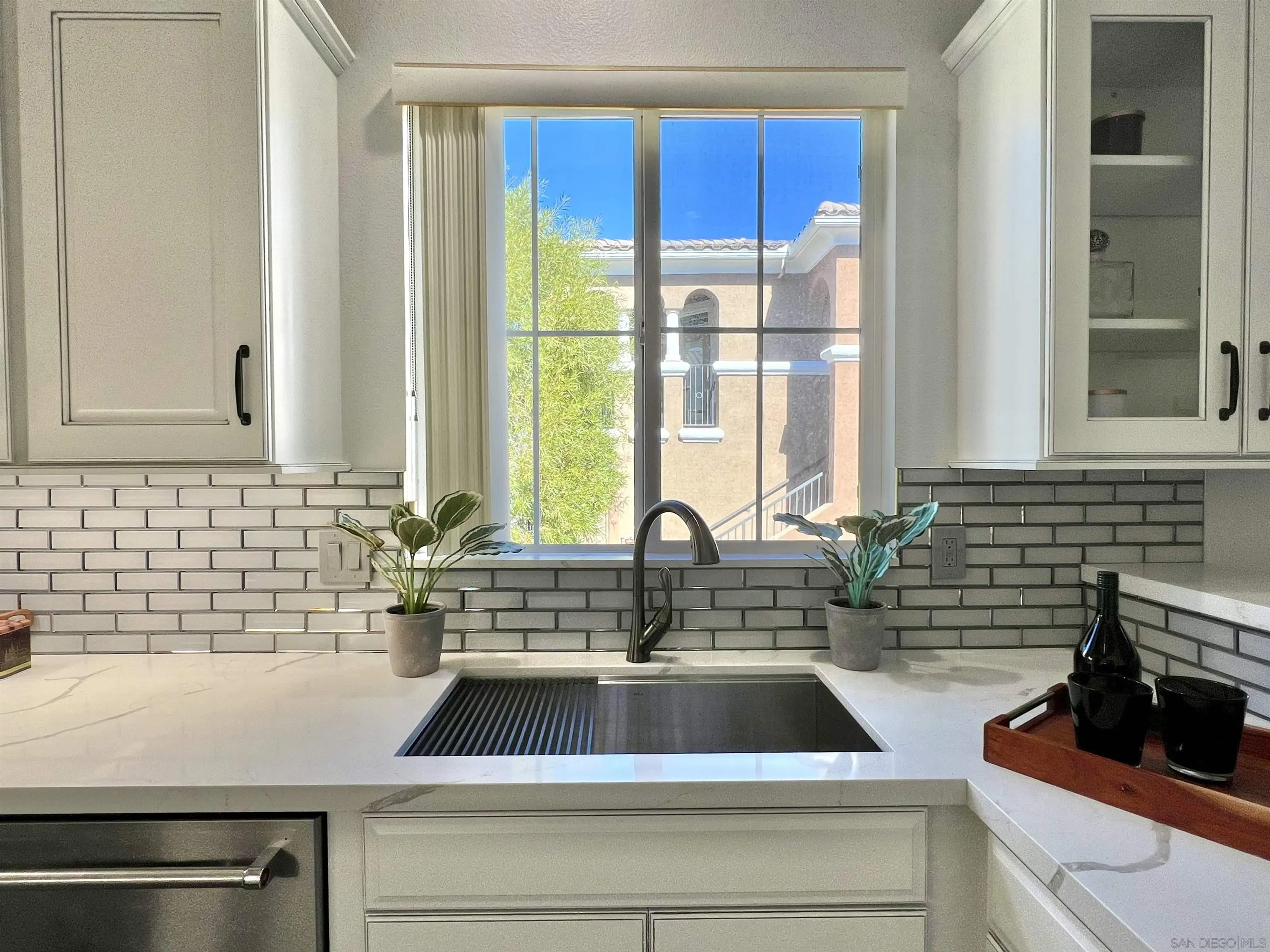 Photo #6: 240027939 Listing 