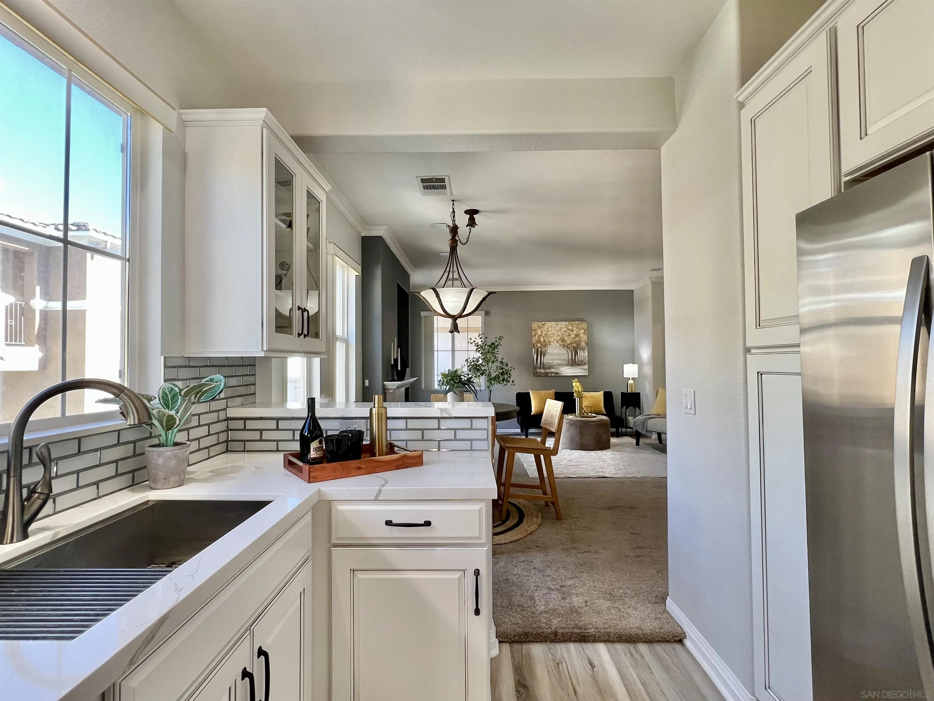 Photo #5: 240027939 Listing 