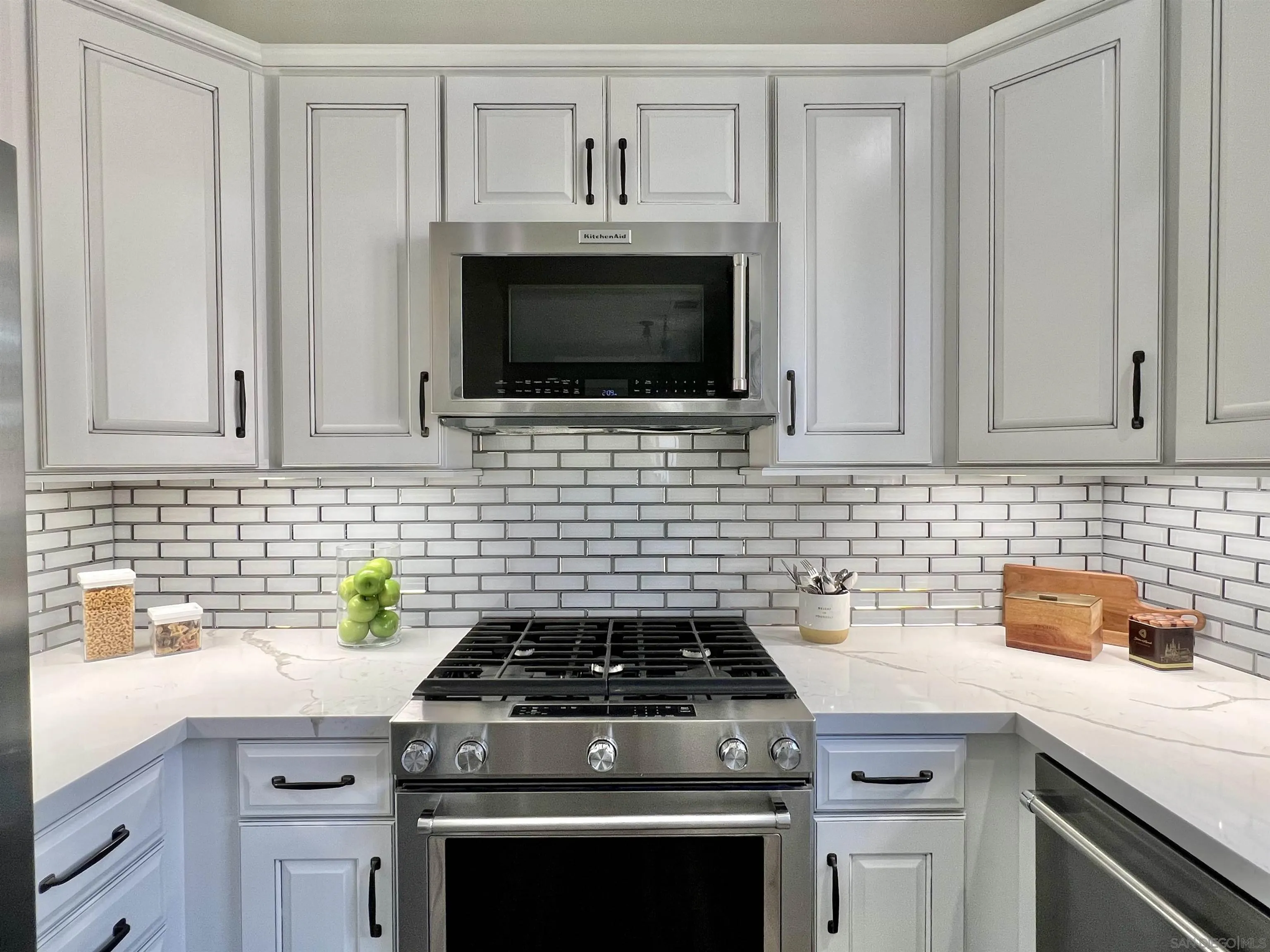 Photo #4: 240027939 Listing 