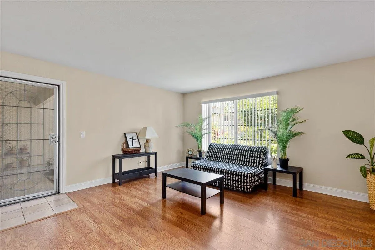 Photo #6: 240027955 Listing 