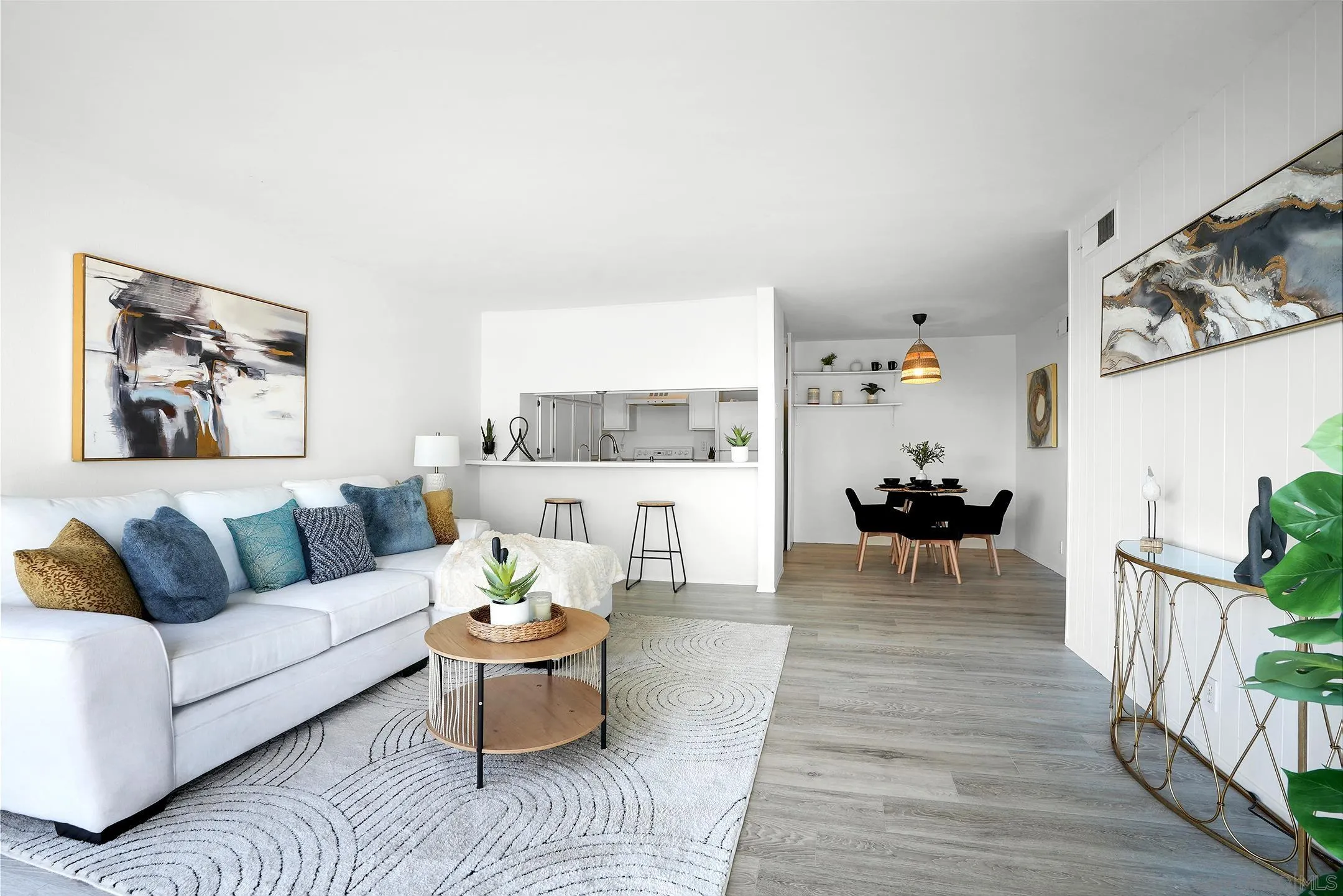Photo #3: 240027972 Listing 