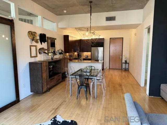 Photo #2: 240028034 Listing 