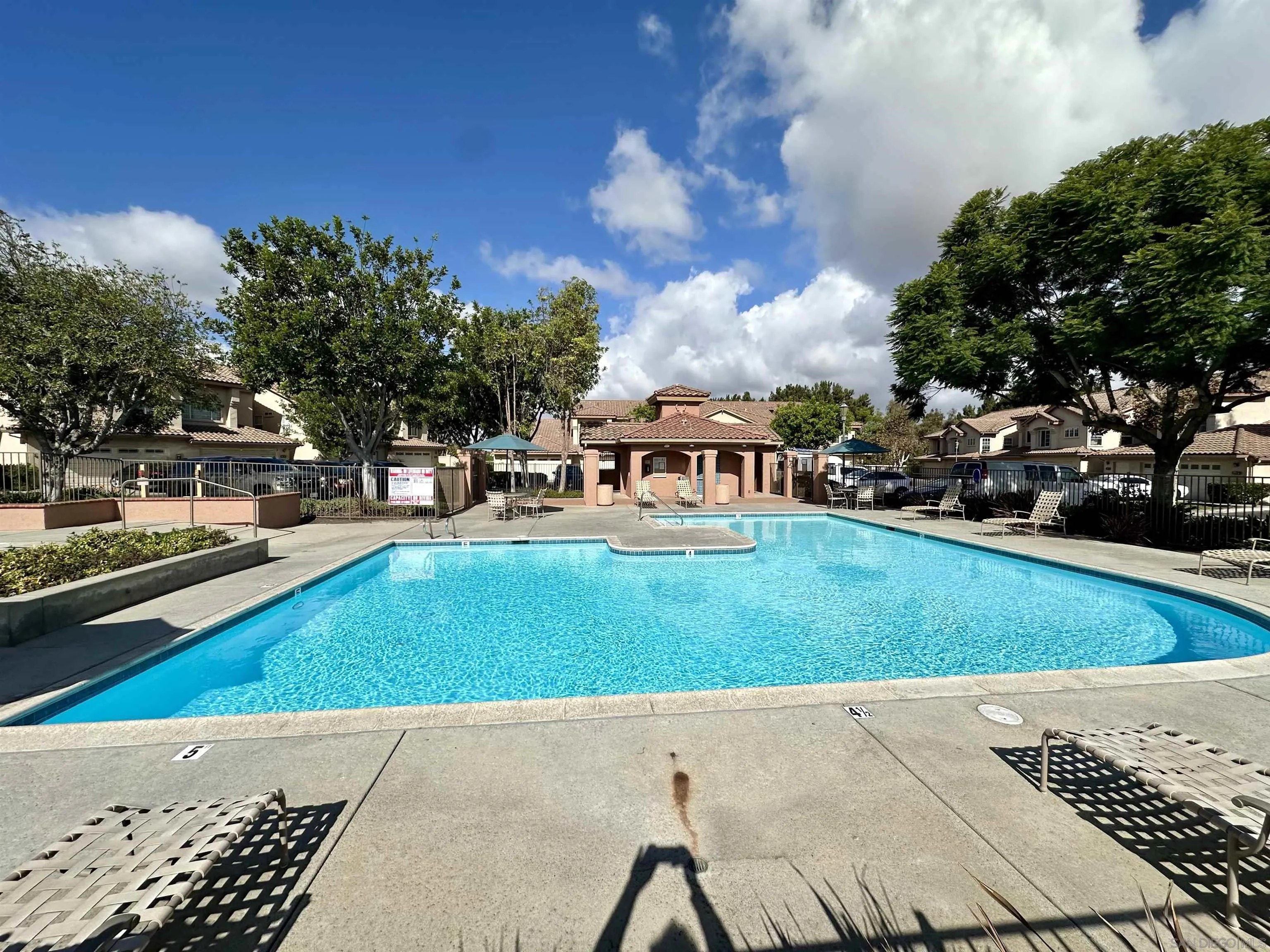 Photo #3: 240028054 Listing 