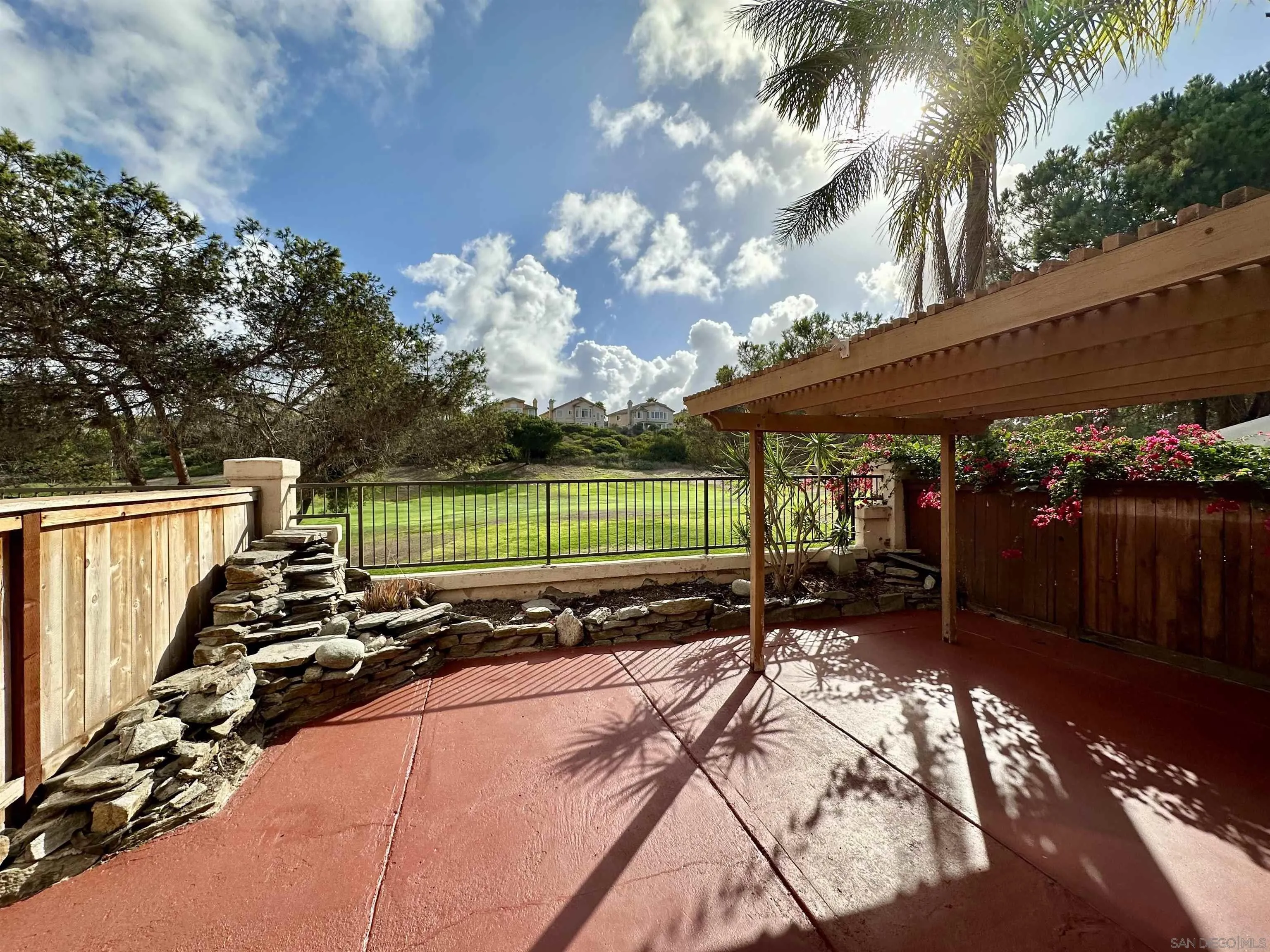 Photo #2: 240028054 Listing 