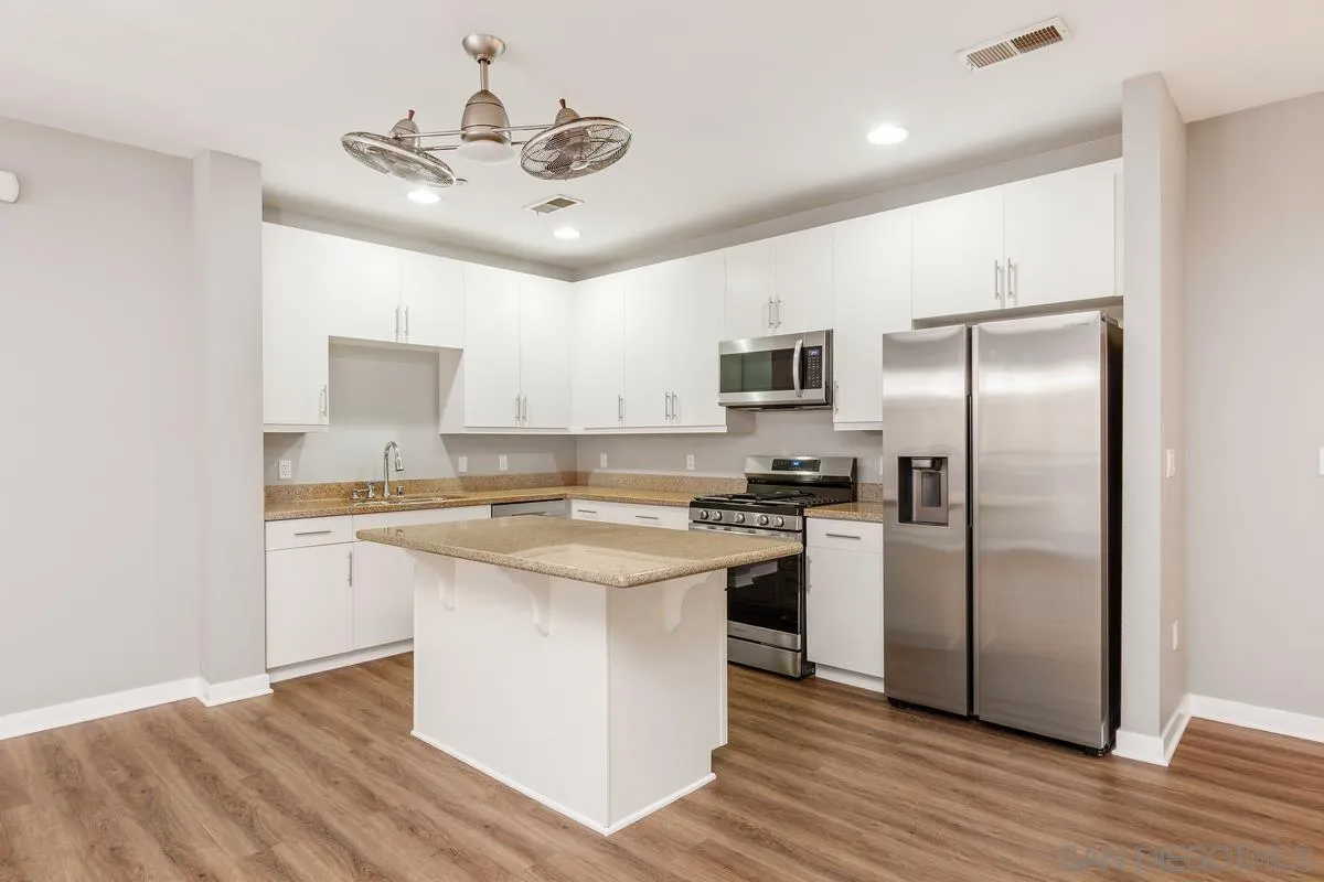 Photo #5: 240028101 Listing 