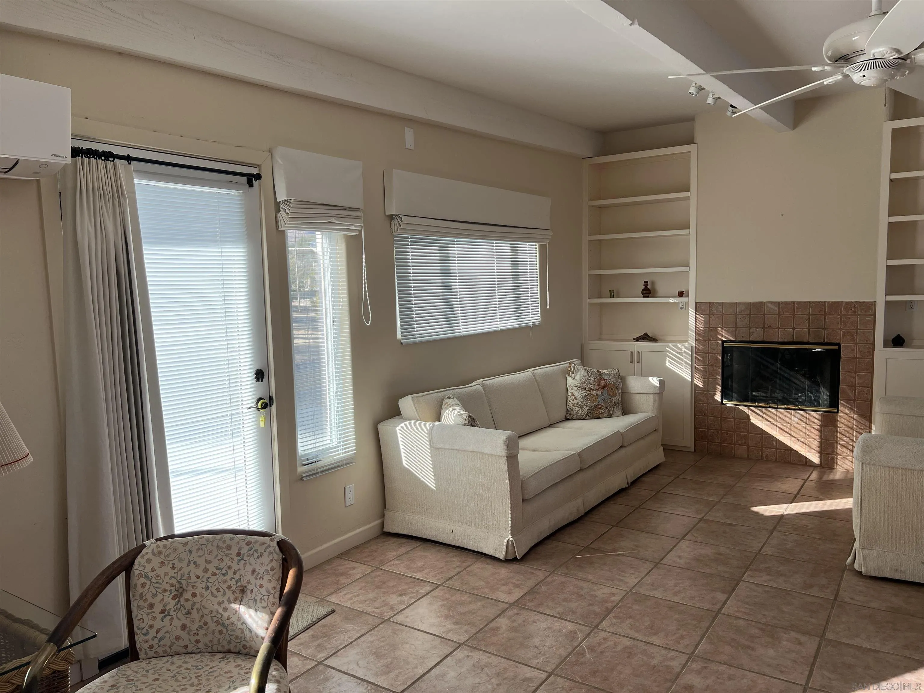 Photo #2: 240028124 Listing 
