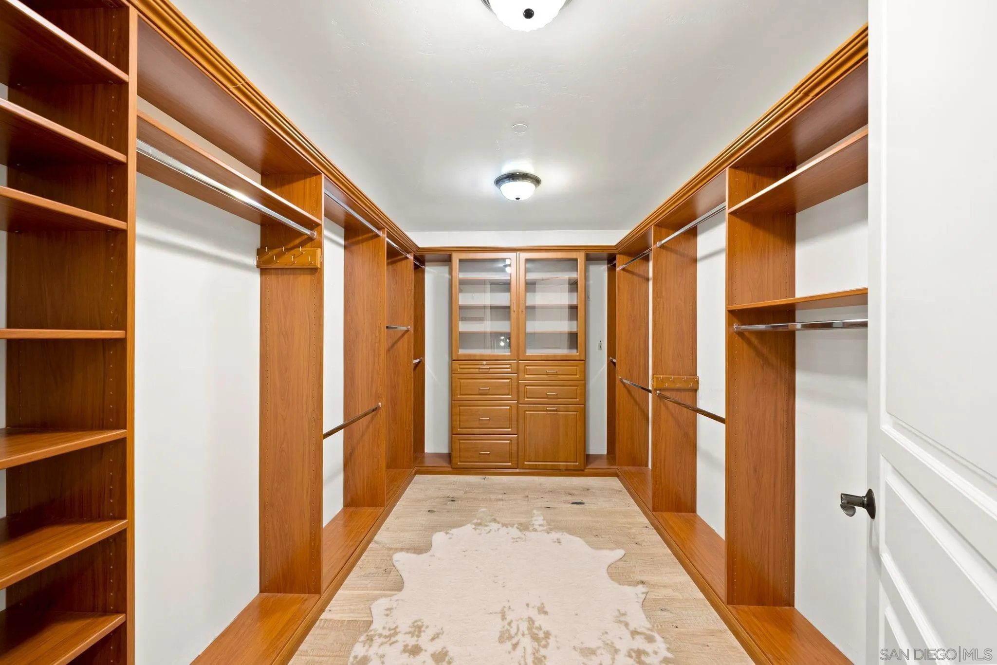 Photo #6: 240028177 Listing 