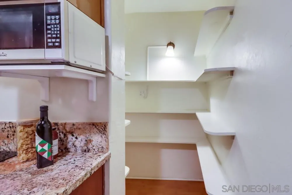 Photo #6: 240028193 Listing 