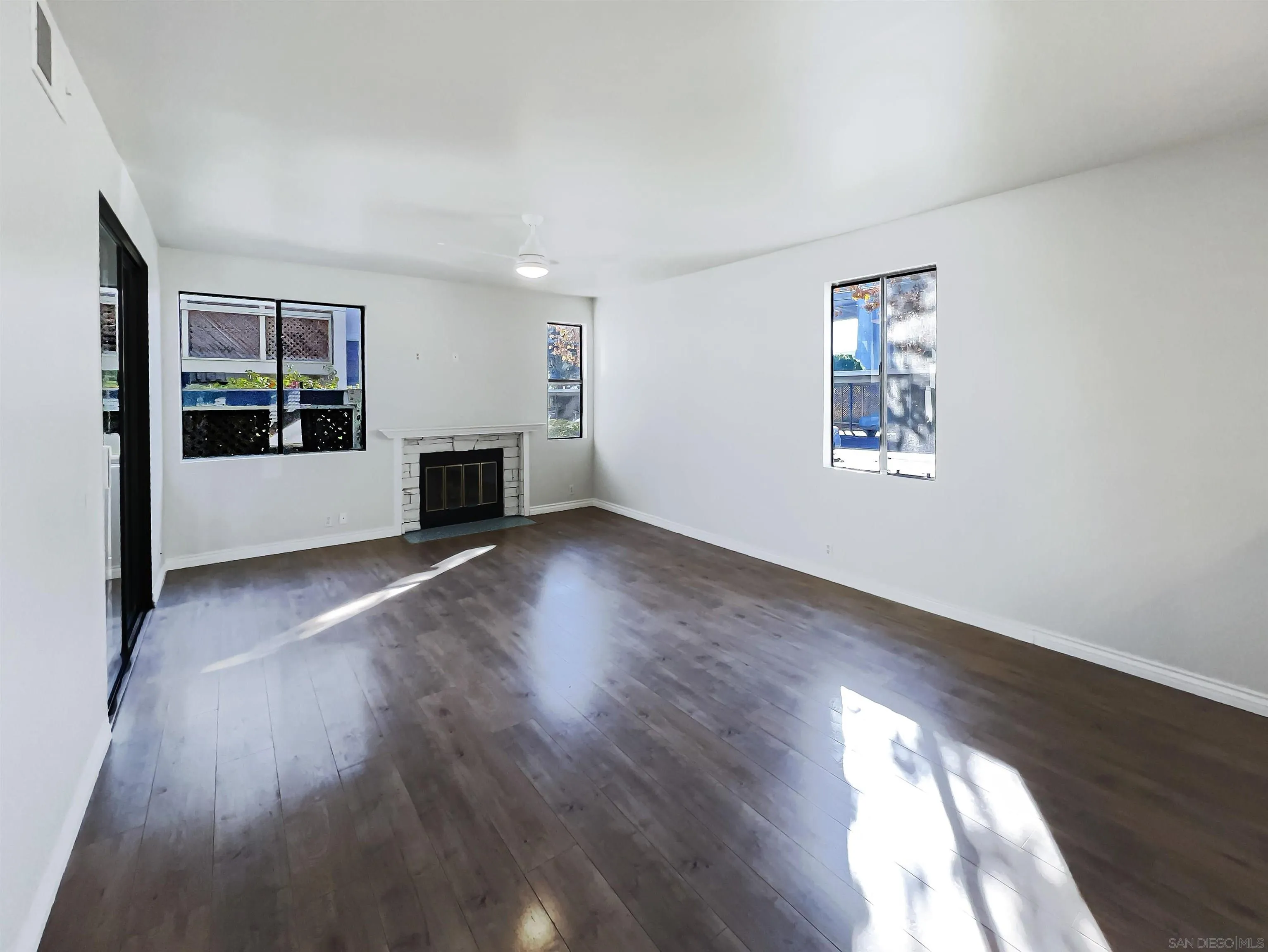 Photo #3: 240028194 Listing 