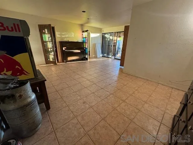 https://cdn.realtyfeed.com/cdn/0/240028294/e01f6f7fd84c5902663339abdd472ac7.webp