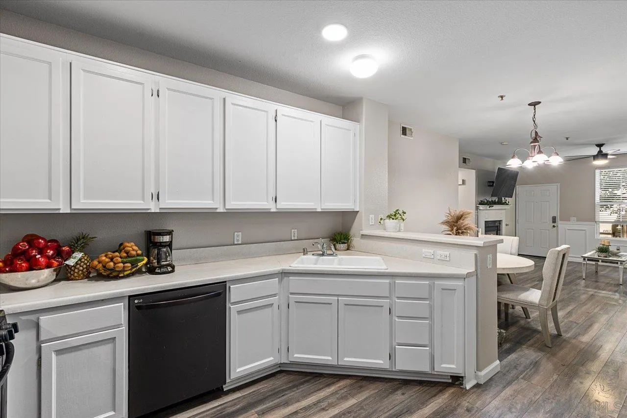 Photo #5: 240028322 Listing 