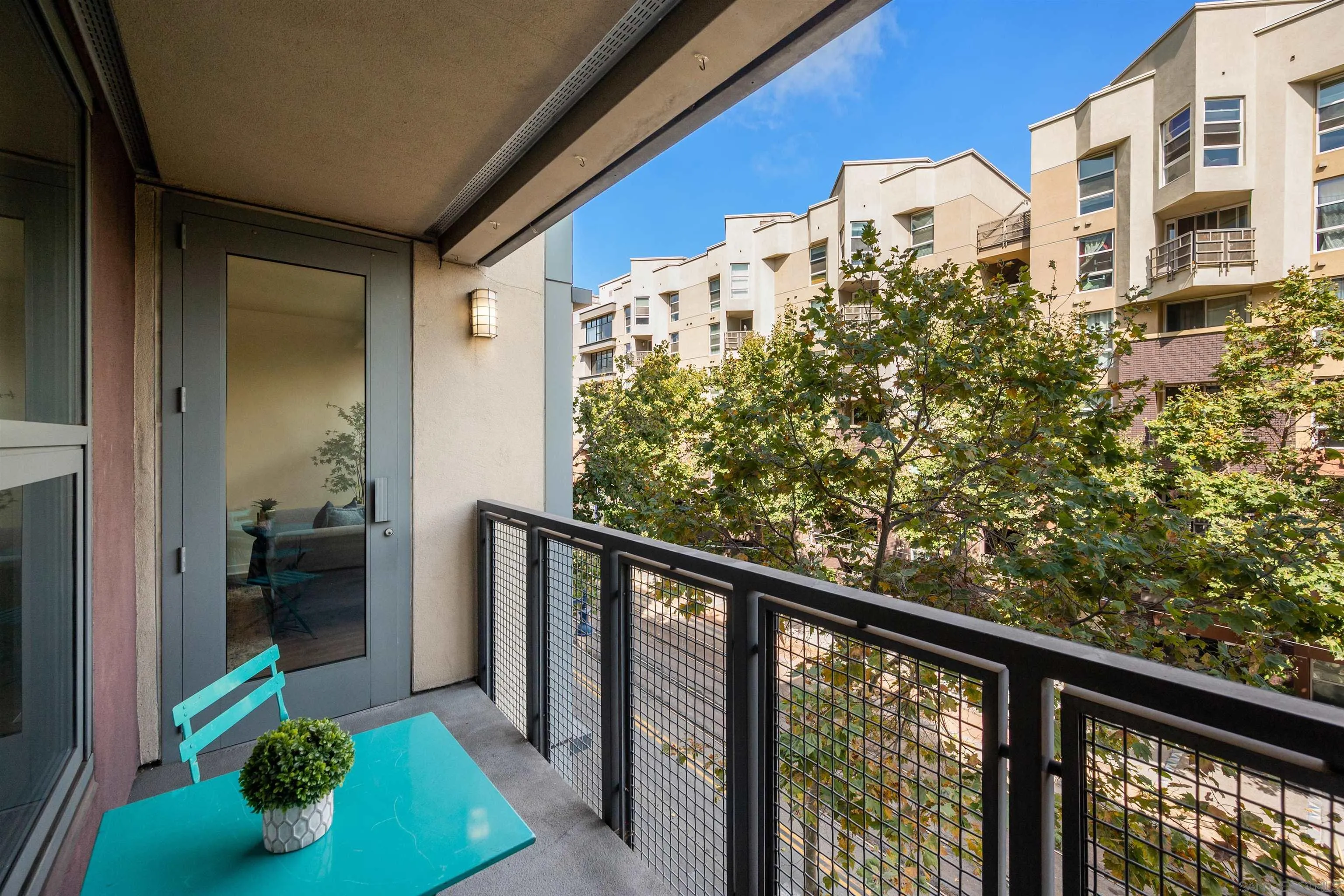 Photo #4: 240028336 Listing 