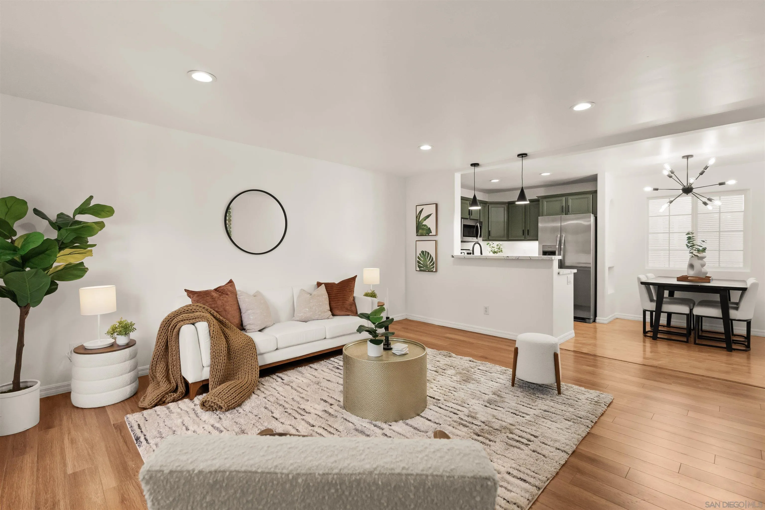 Photo #4: 240028341 Listing 
