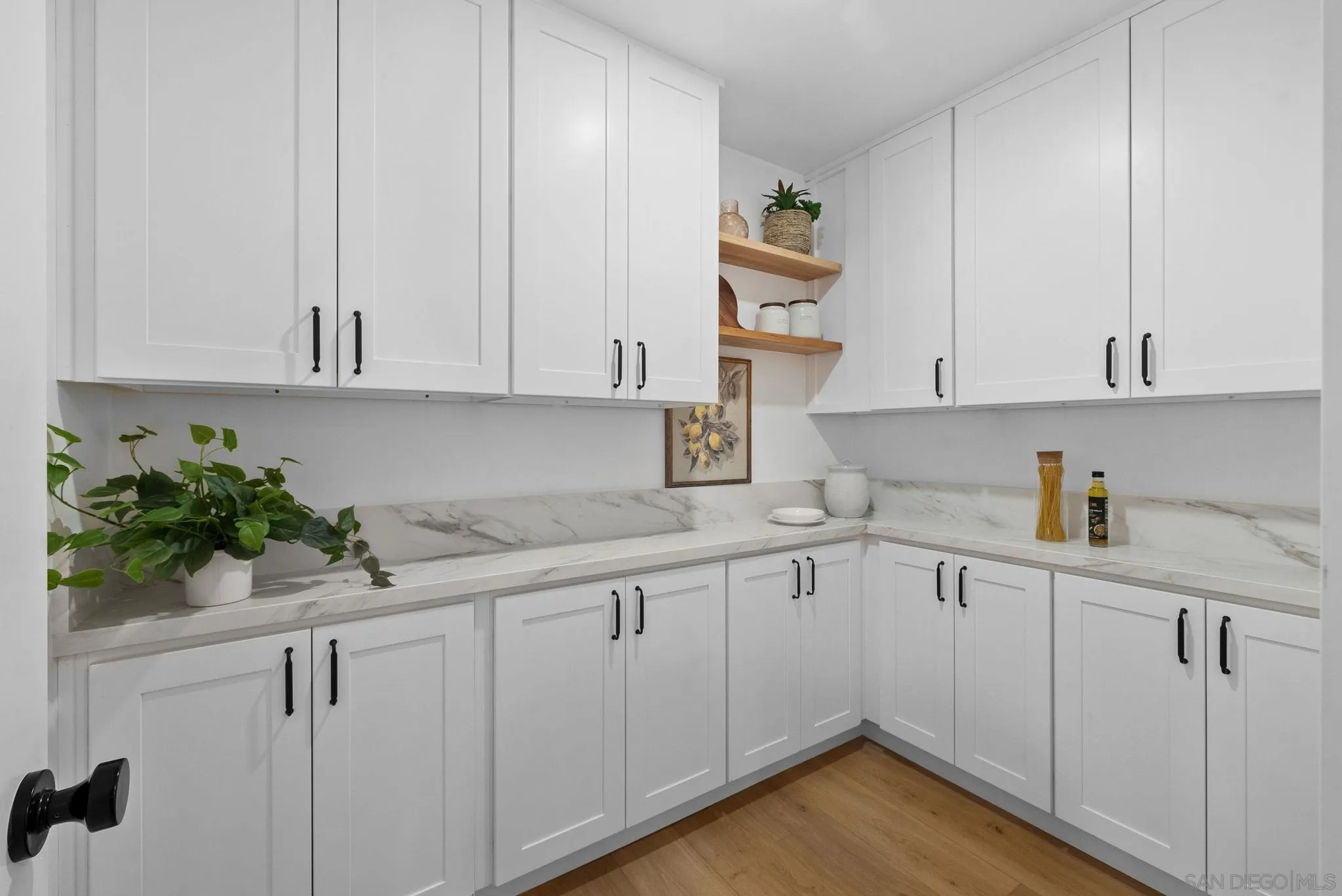 Photo #6: 240028354 Listing 